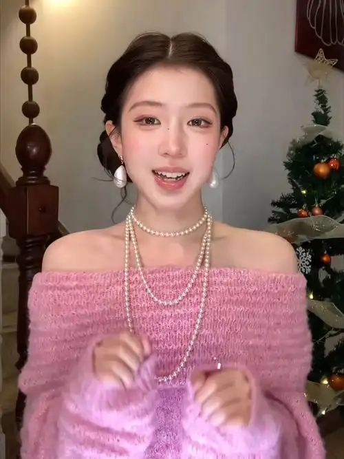 萌宠治愈猫咪视频大卡：小奶猫呼噜与踩奶画面